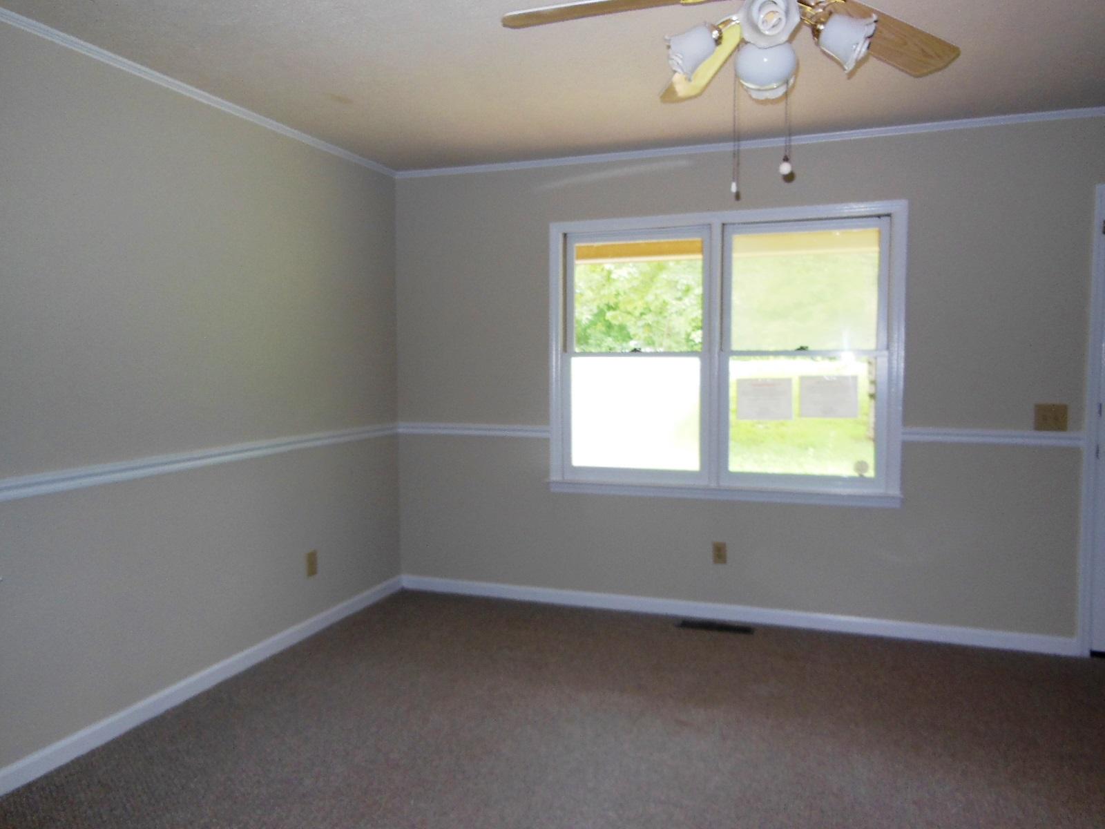 211 Nancy Dr, Toccoa, GA 30577 photo 5