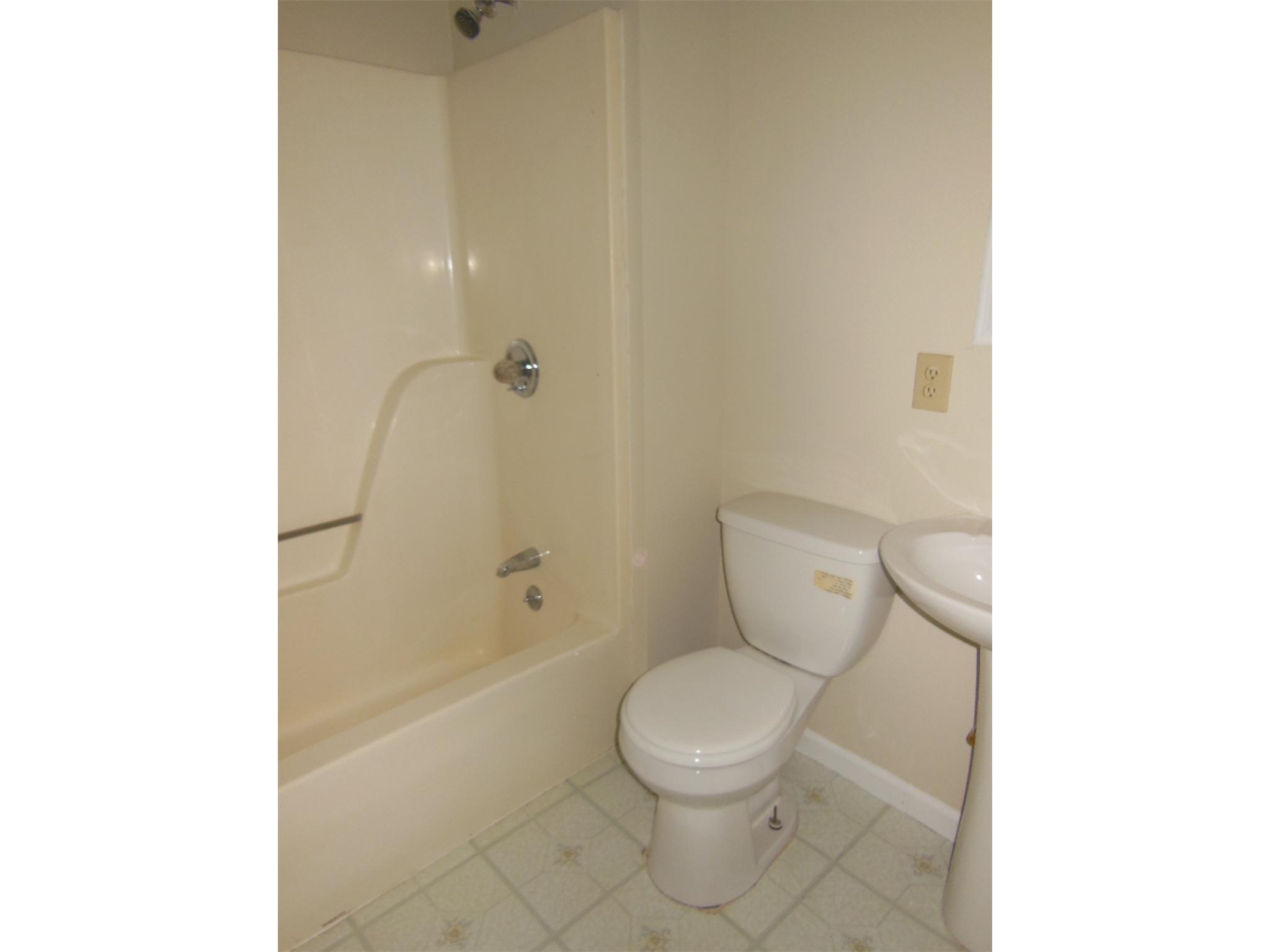 211 Nancy Dr, Toccoa, GA 30577 photo 12
