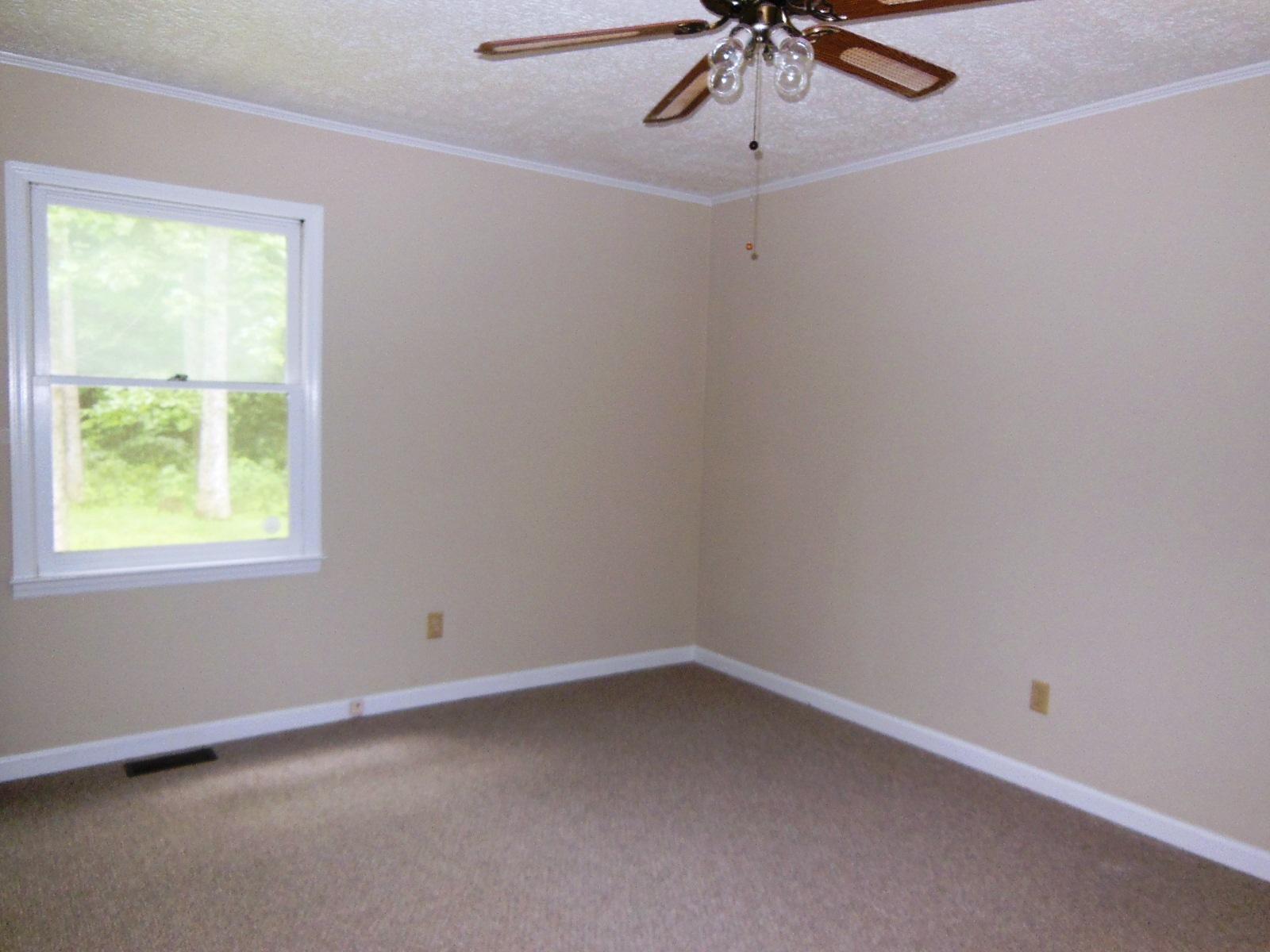 211 Nancy Dr, Toccoa, GA 30577 photo 8