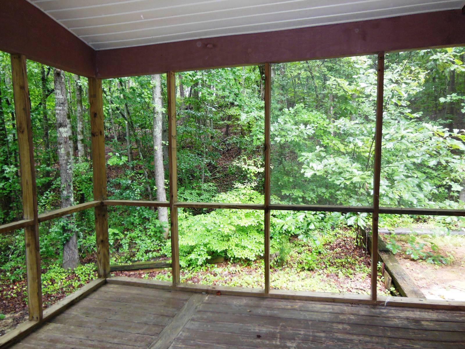 211 Nancy Dr, Toccoa, GA 30577 photo 4