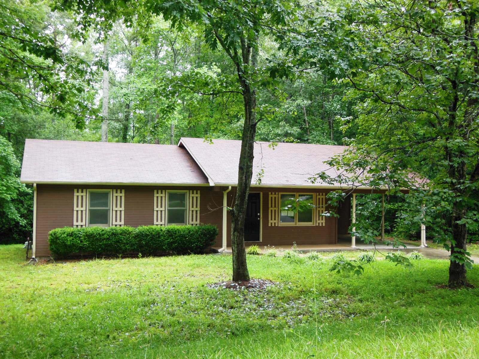211 Nancy Dr, Toccoa, GA 30577 photo 1