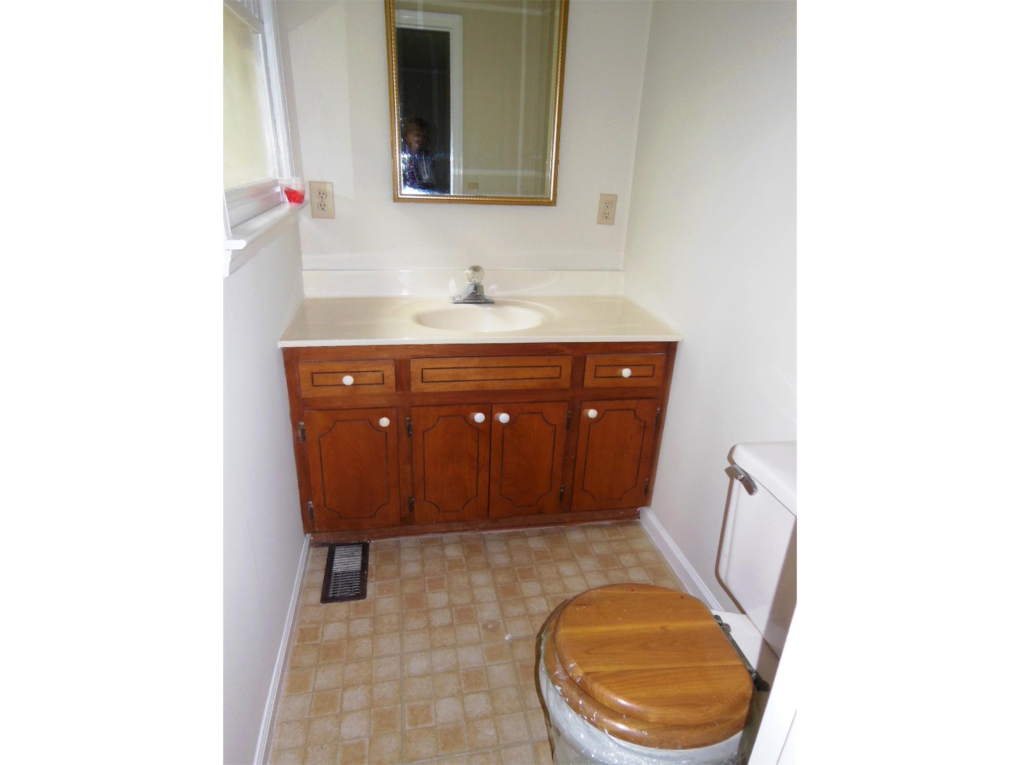 211 Nancy Dr, Toccoa, GA 30577 photo 9