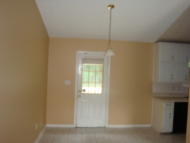 6820 Silver Maple Dr, Rex, GA 30273 photo 5