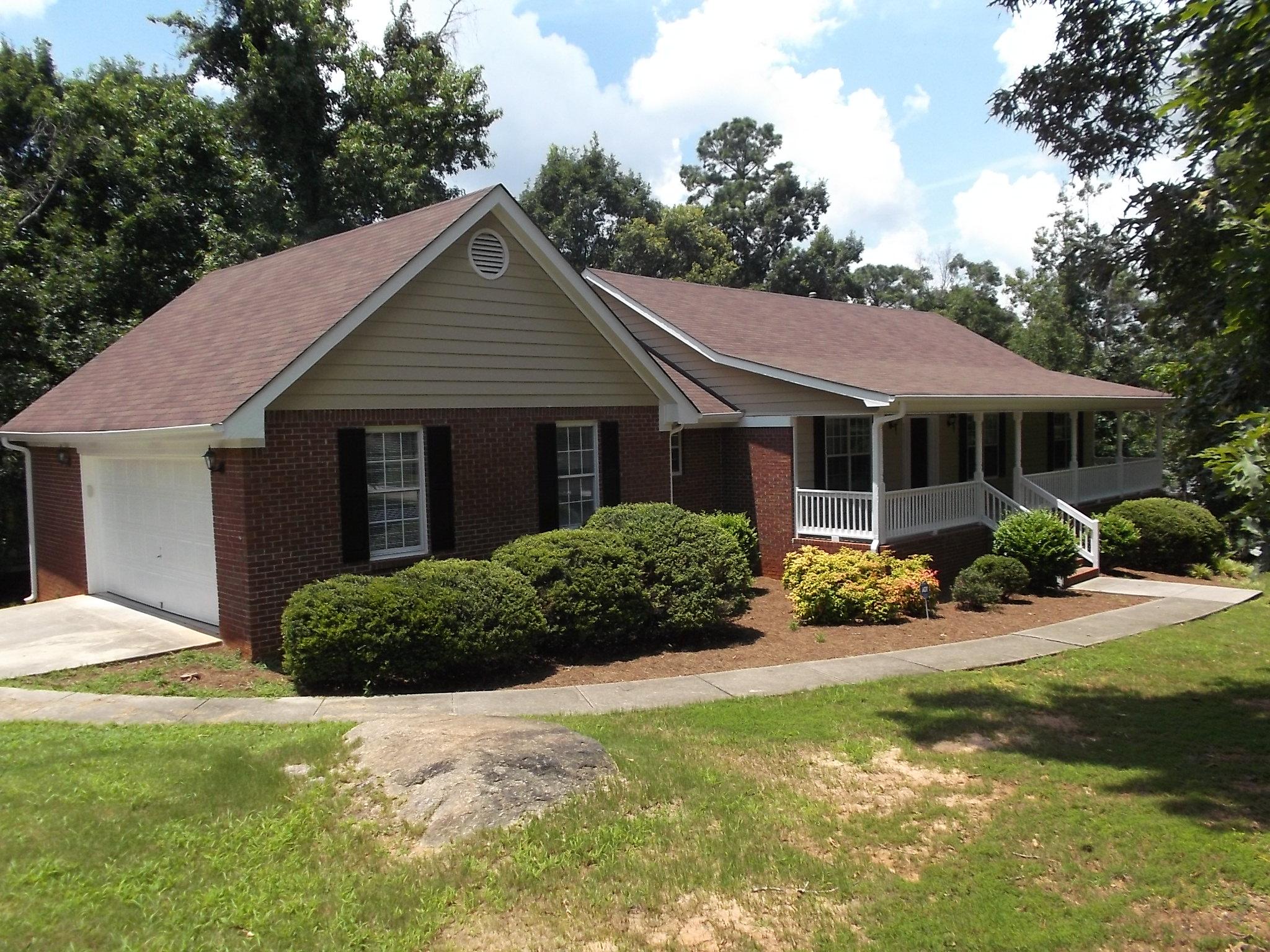 300 Pates Lake Cv, Hampton, GA 30228 photo 1