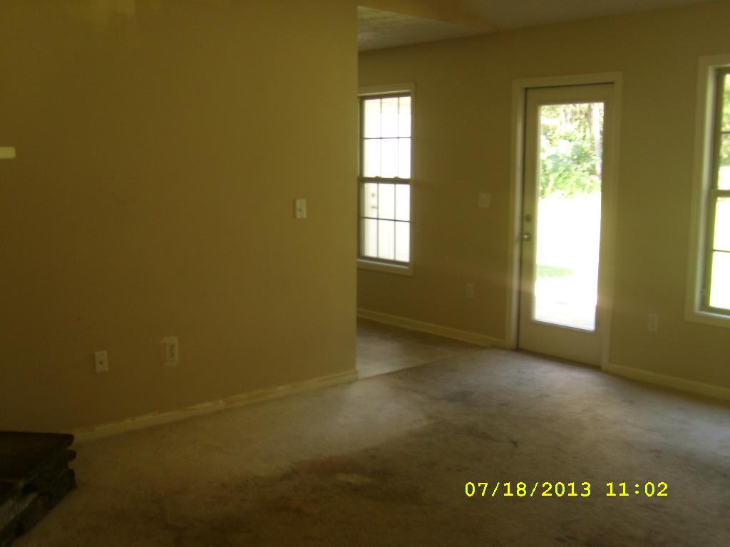 110 Amhurst Dr, West Point, GA 31833 photo 5