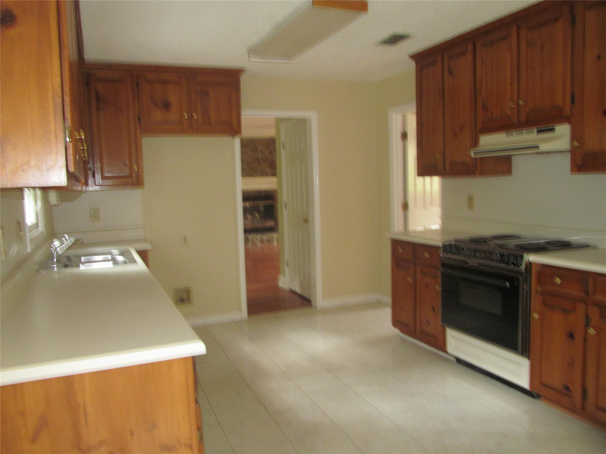 100 Washington Way, Lagrange, GA 30240 photo 3