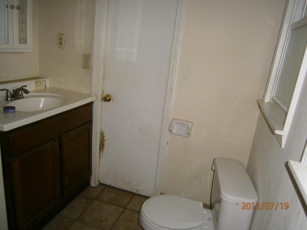 1210 Helen St, Morrow, GA 30260 photo 4