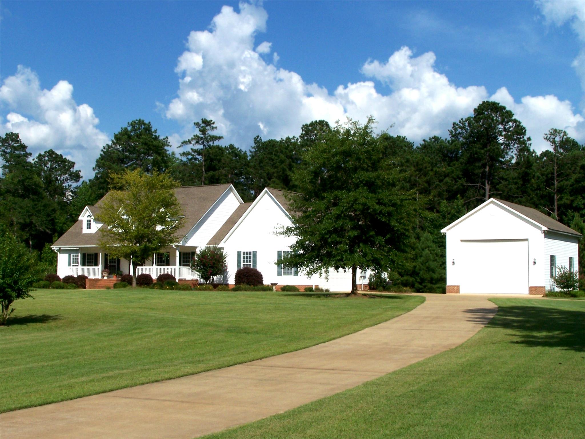 549 Thrash Rd, Lagrange, GA 30241 photo 1