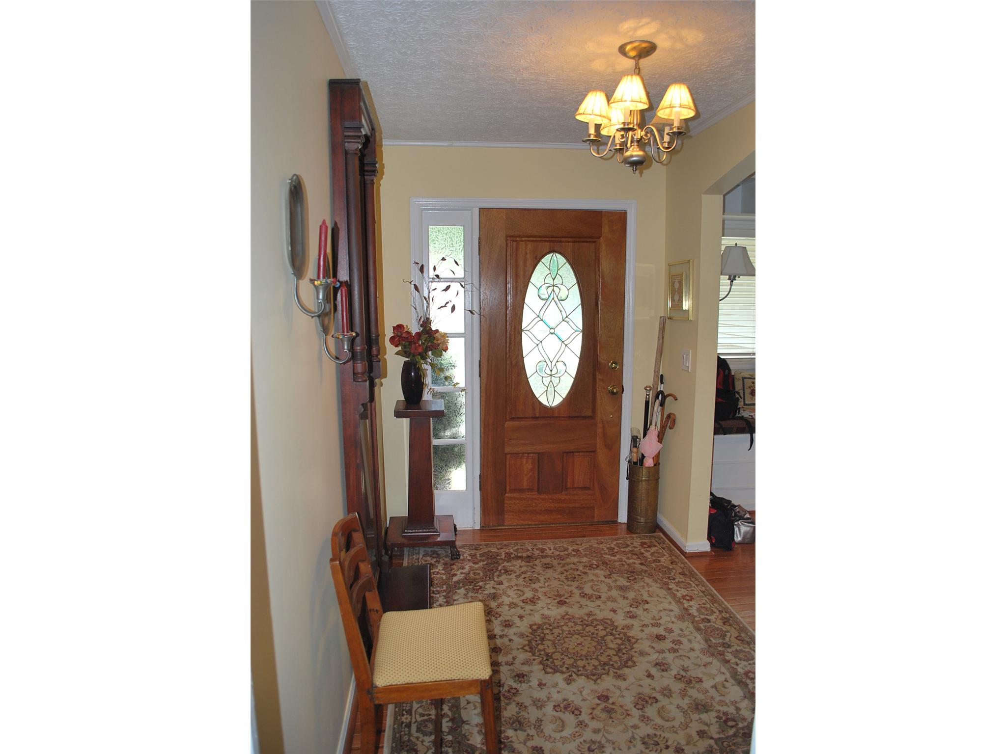 2141 Pine Tree Cir, Gainesville, GA 30501 photo 2