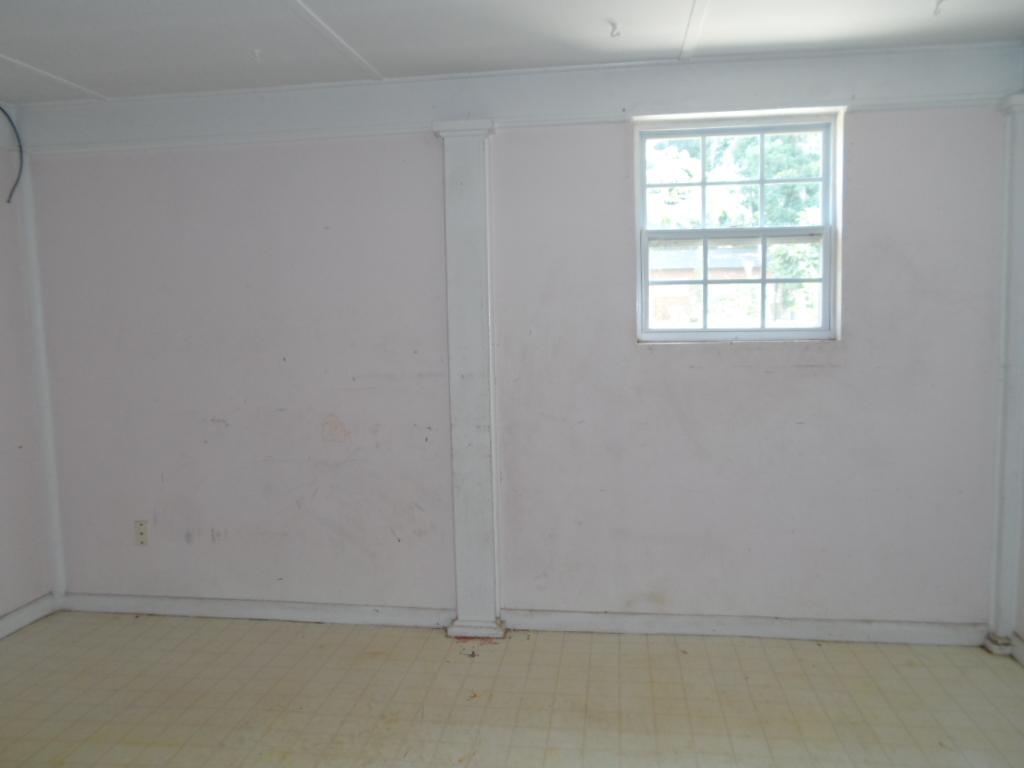6130 Phillips Dr, Morrow, GA 30260 photo 9
