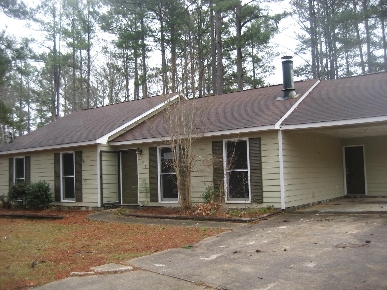105 Daniel Ct, Lagrange, GA 30241 photo 1