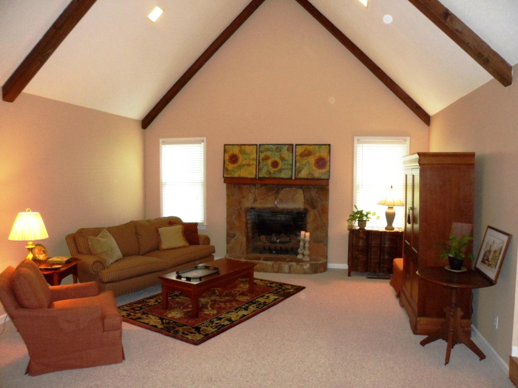 307 Ridgeway Cir, Cornelia, GA 30531 photo 4