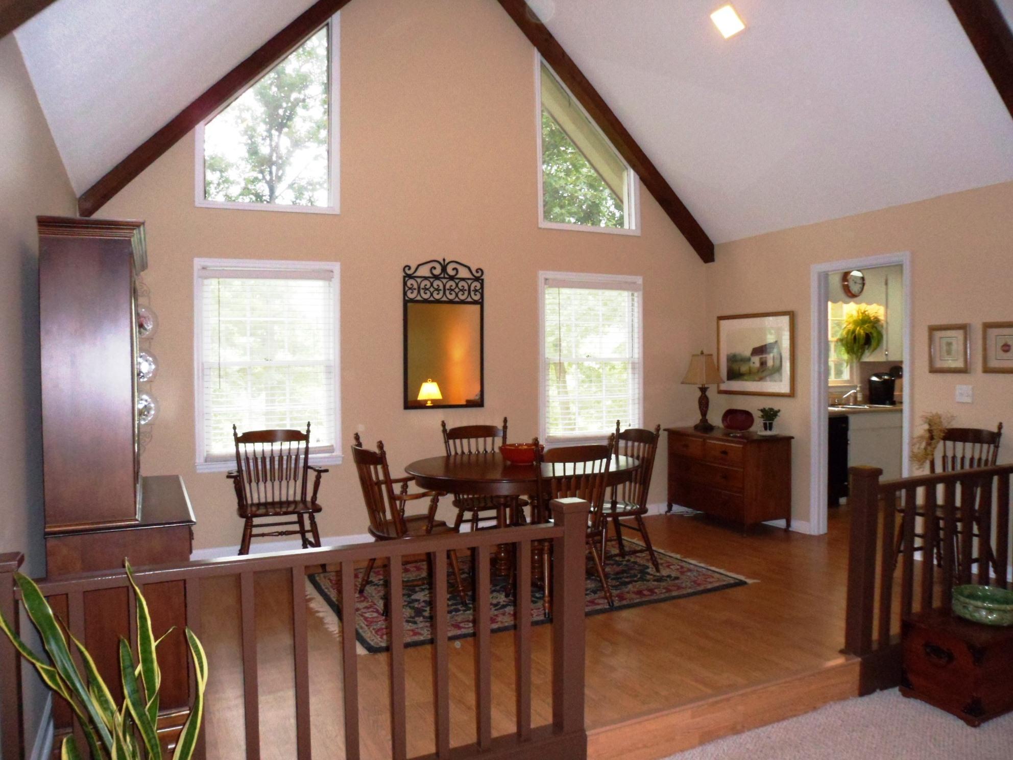 307 Ridgeway Cir, Cornelia, GA 30531 photo 3