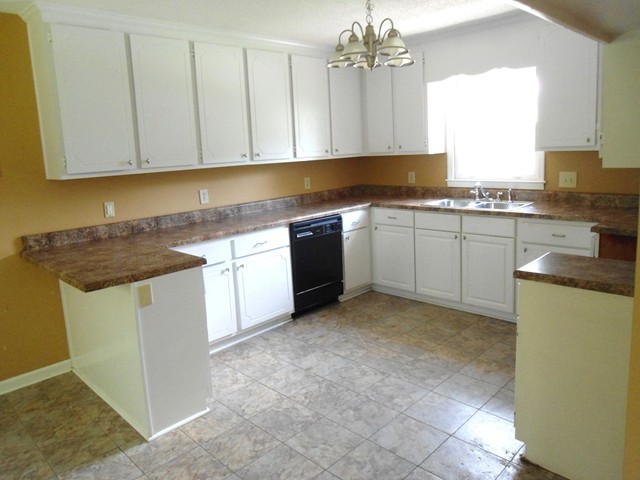 212 Highland Dr, Warner Robins, GA 31088 photo 2
