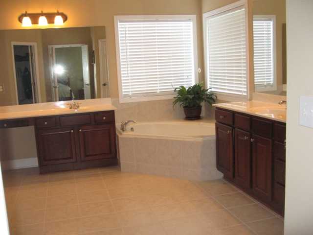2439 Parcview Run Cv, Duluth, GA 30096 photo 22