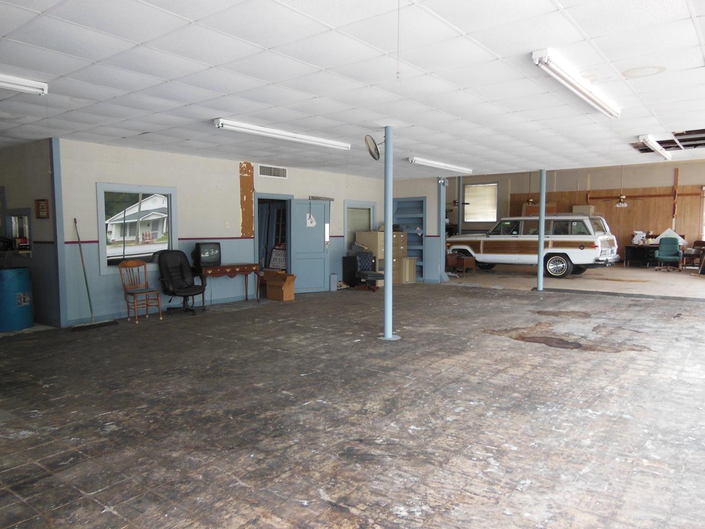 931 W Currahee St, Toccoa, GA 30577 photo 21