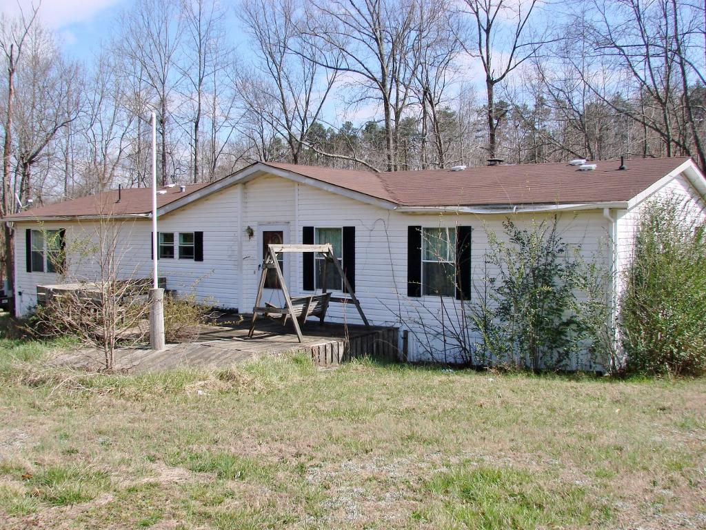 102 Paris Rd, Toccoa, GA 30577 photo 2