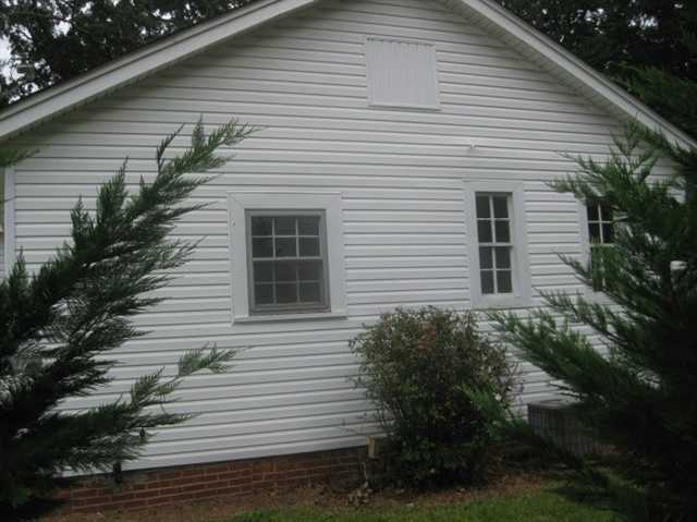 78 Harber St, Commerce, GA 30529 photo 2