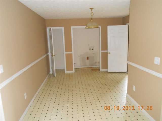 40 Fairclift Cir, Covington, GA 30016 photo 4