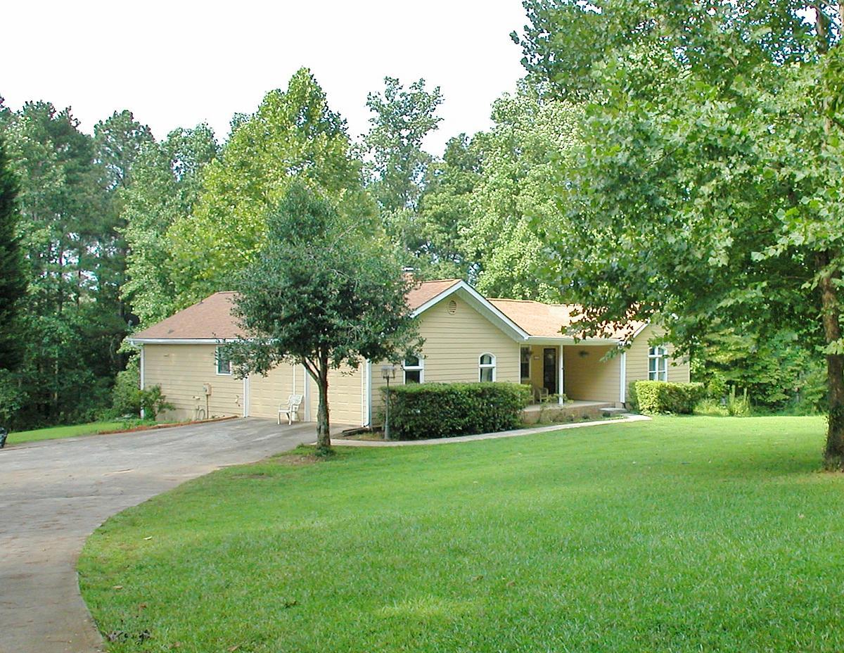 257 Spring Dr, Canton, GA 30115 photo 2
