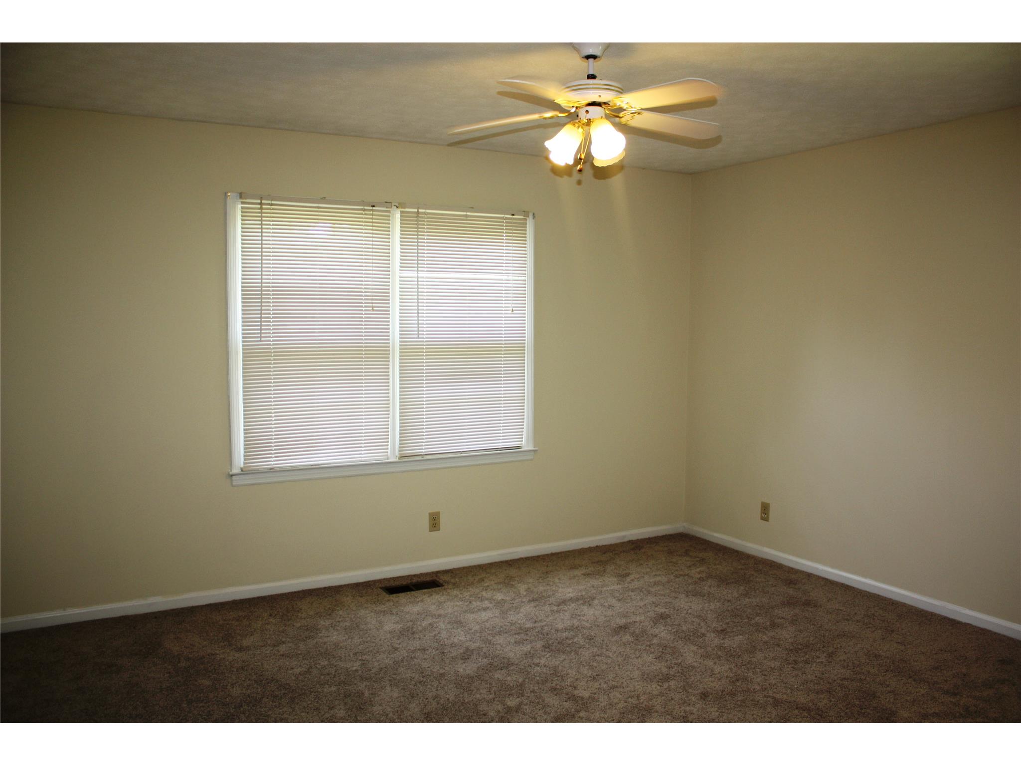 647 Granger Dr, Lagrange, GA 30240 photo 16