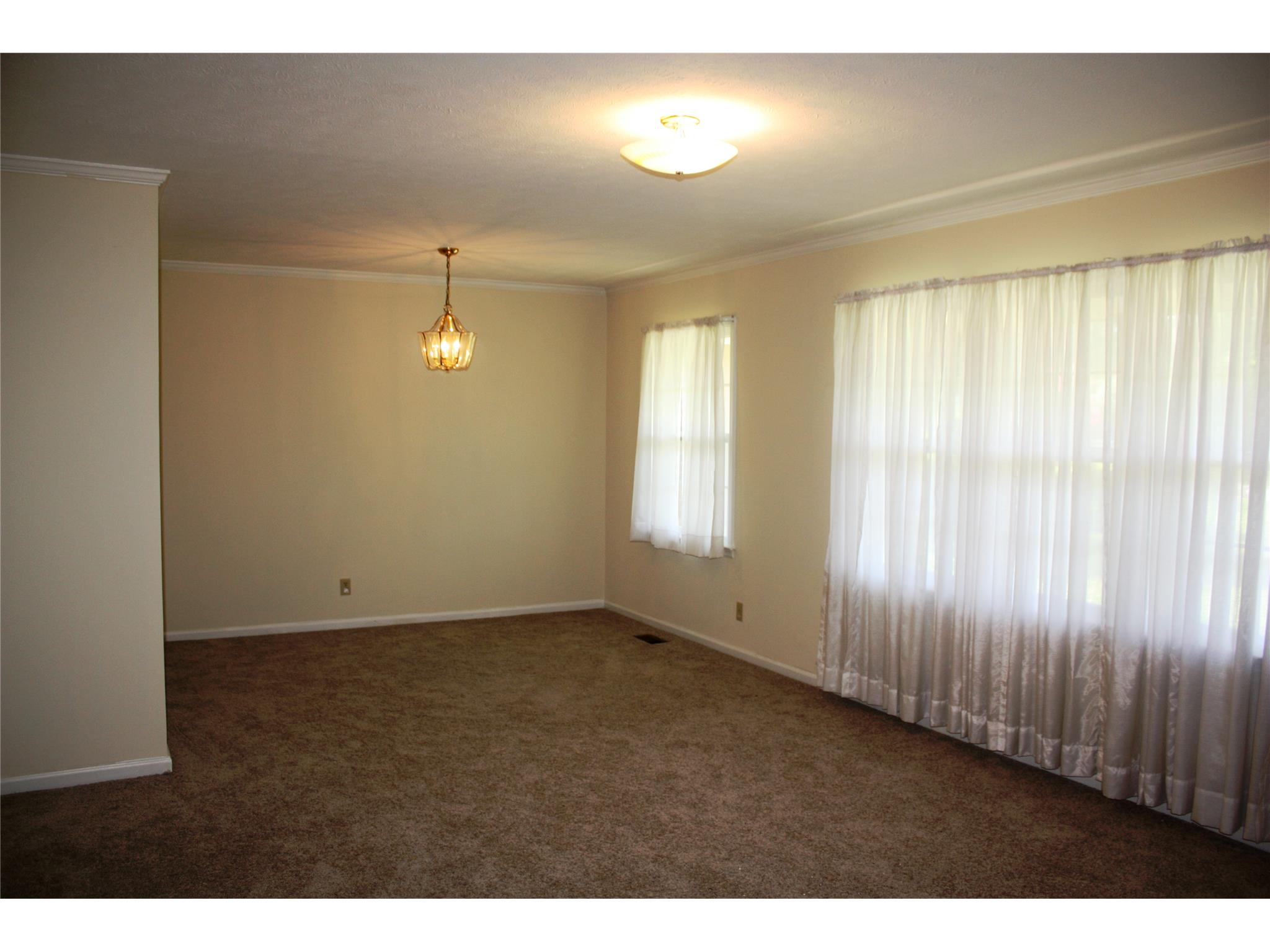 647 Granger Dr, Lagrange, GA 30240 photo 6