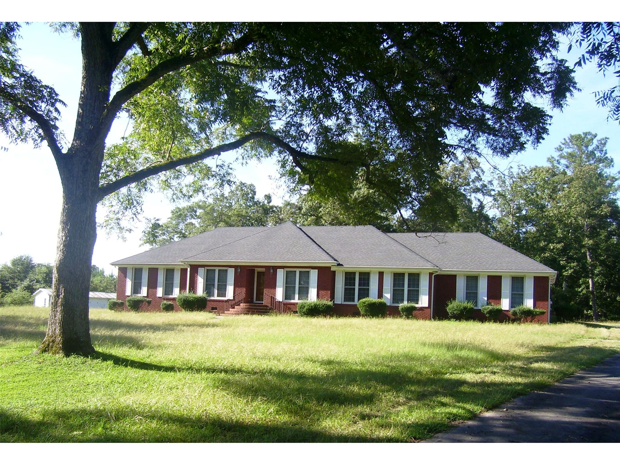 1746 Gresham Rd, Zebulon, GA 30295 photo 1