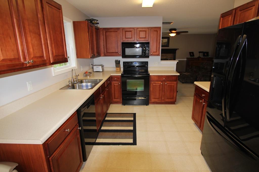 738 Worth Ct, Bethlehem, GA 30620 photo 8