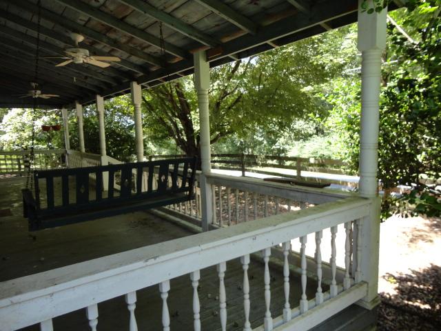 843 Smallwood Dr, Commerce, GA 30529 photo 3