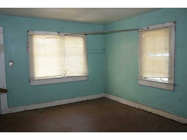 190 E Killian St, Canton, GA 30114 photo 7