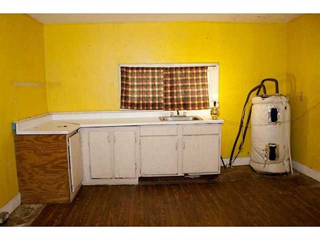 190 E Killian St, Canton, GA 30114 photo 9