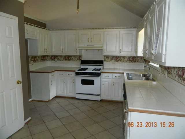 525 Robin Rd, Covington, GA 30016 photo 8