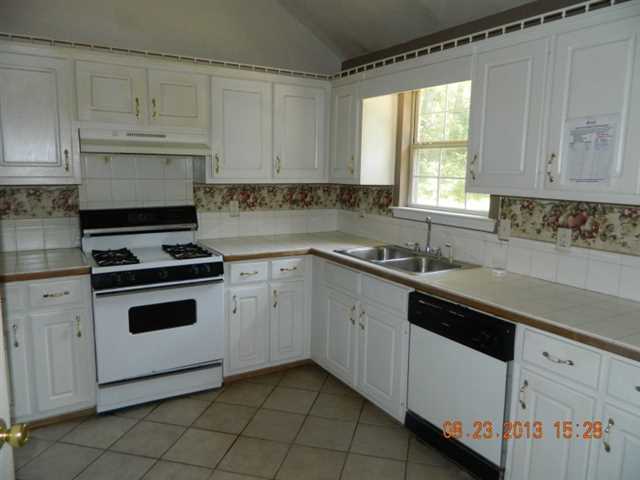 525 Robin Rd, Covington, GA 30016 photo 9
