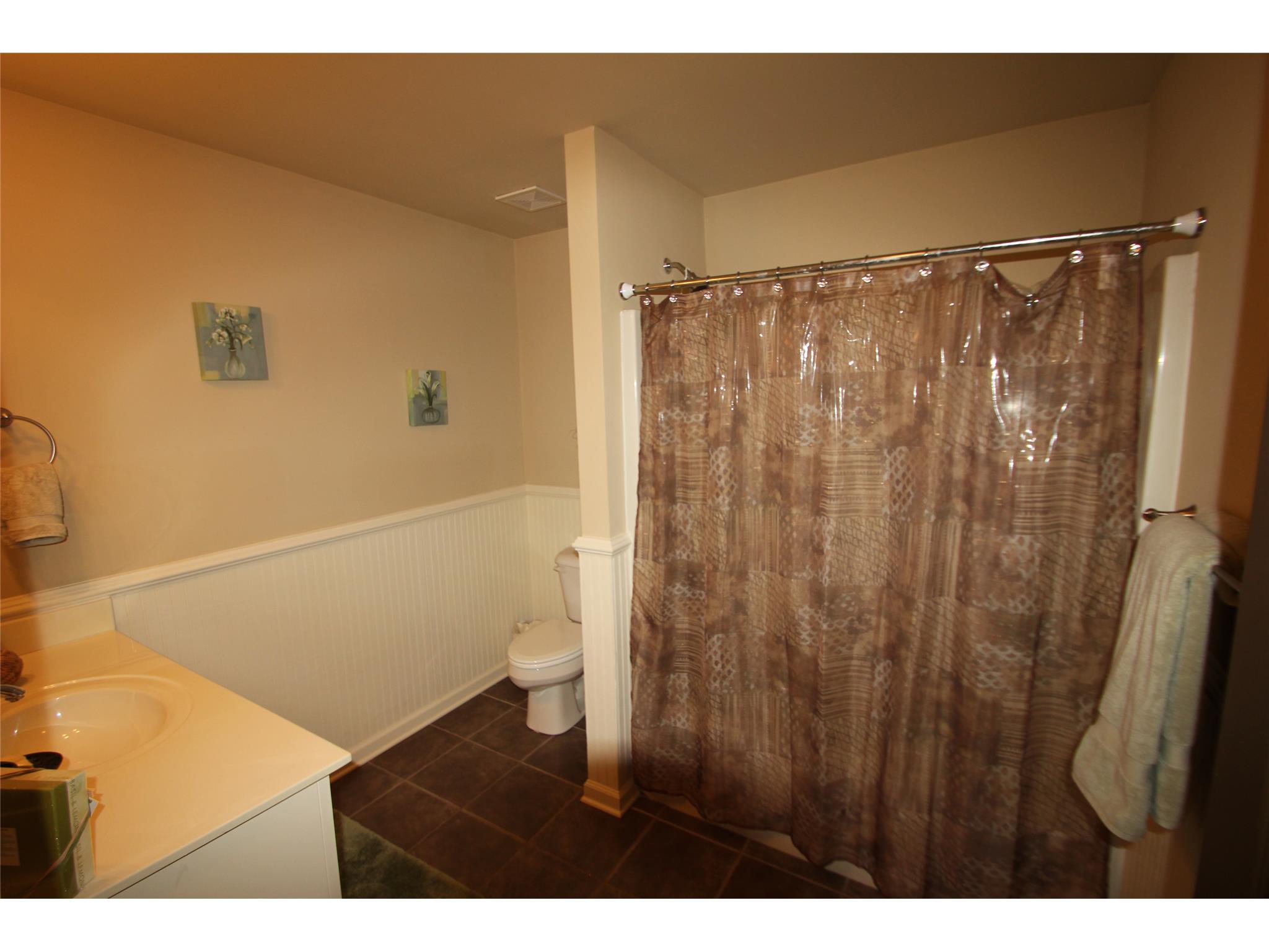 2945 Perimeter Cir, Buford, GA 30519 photo 19