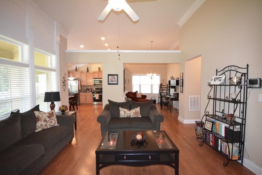 1707 Willoughby Dr, Buford, GA 30519 photo 5