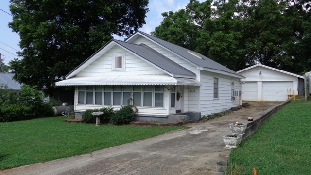 2136 Chicopee St, Gainesville, GA 30504 photo 1