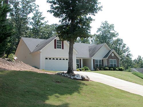 3152 Centurion Dr, Gainesville, GA 30506 photo 2