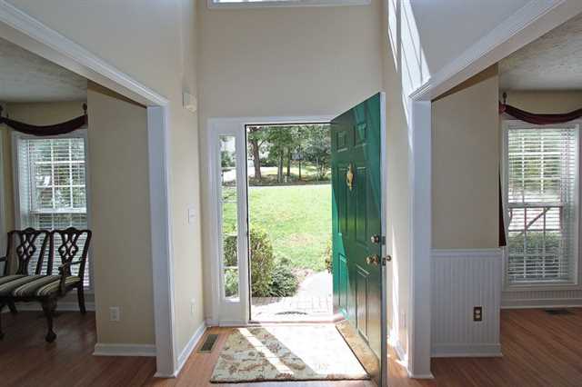 98 Saint Aurics Dr, Suwanee, GA 30024 photo 2