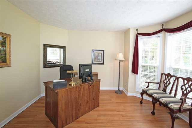 98 Saint Aurics Dr, Suwanee, GA 30024 photo 3