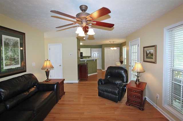 98 Saint Aurics Dr, Suwanee, GA 30024 photo 10