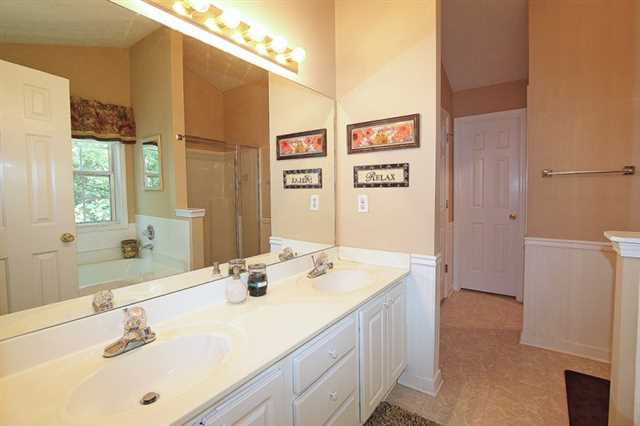 98 Saint Aurics Dr, Suwanee, GA 30024 photo 14