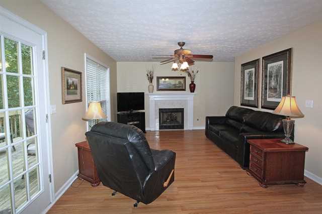 98 Saint Aurics Dr, Suwanee, GA 30024 photo 9