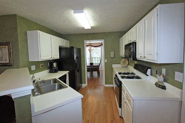 98 Saint Aurics Dr, Suwanee, GA 30024 photo 7