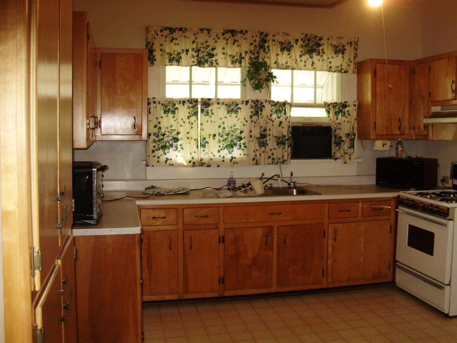 150 Holmes St, Barnesville, GA 30204 photo 4