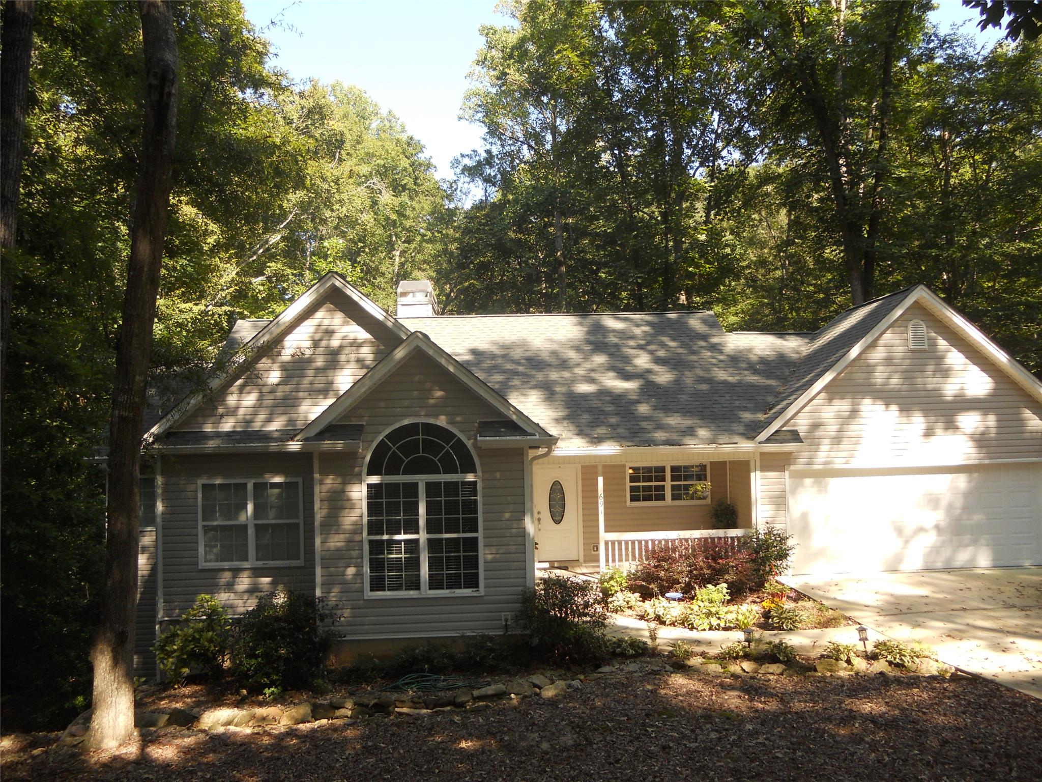 691 Henderson Falls Rd, Toccoa, GA 30577 photo 2