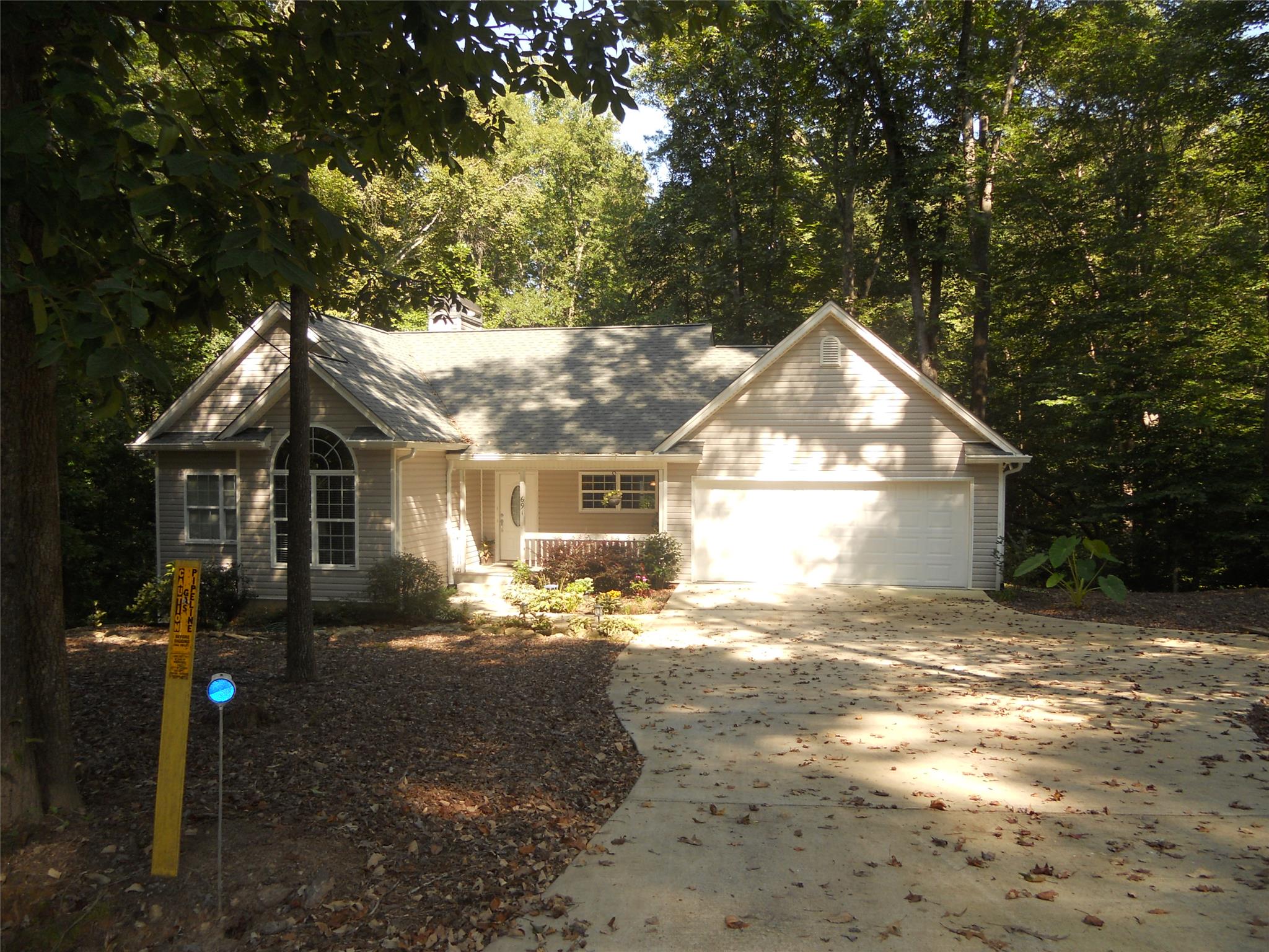 691 Henderson Falls Rd, Toccoa, GA 30577 photo 1