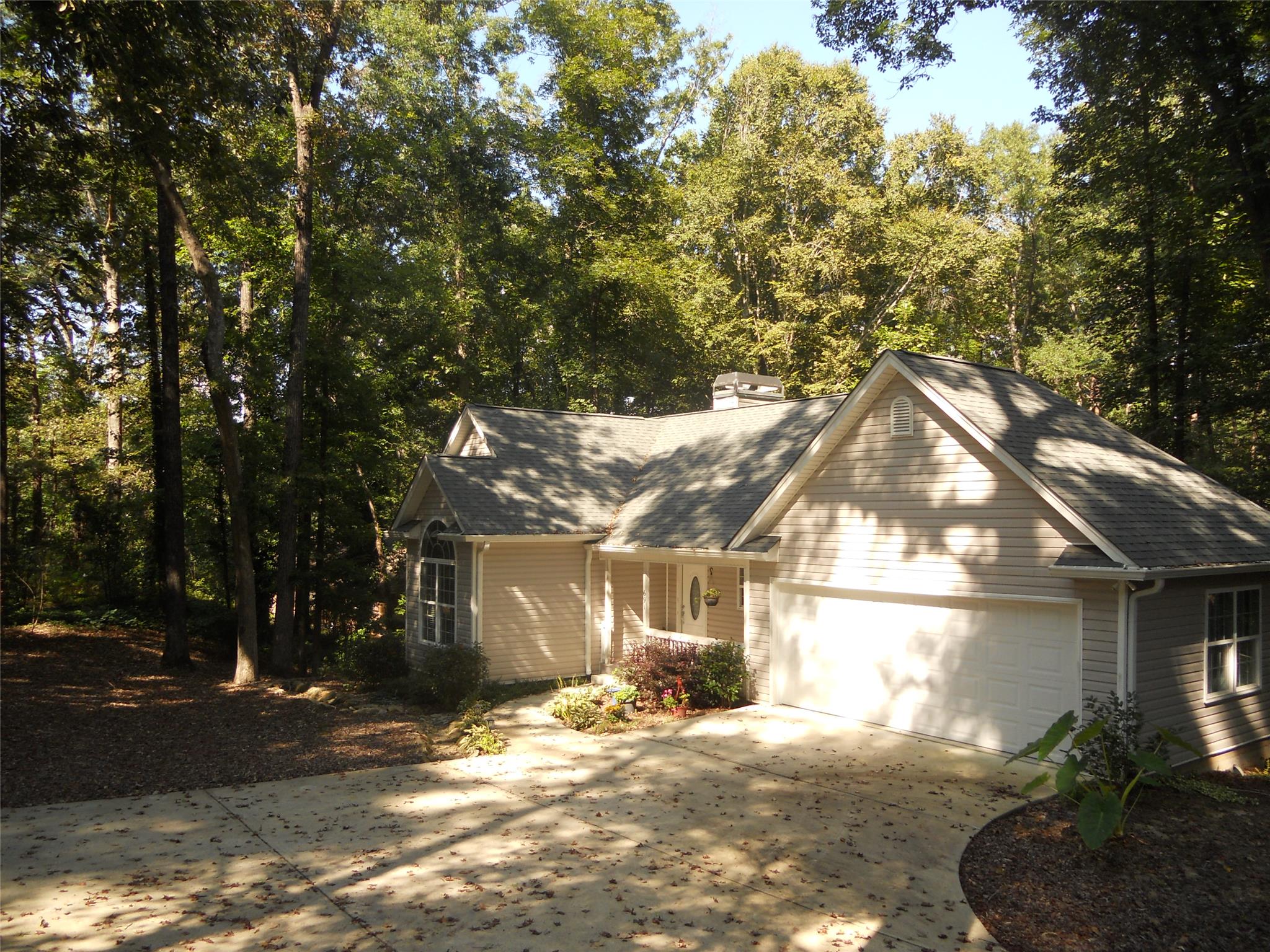 691 Henderson Falls Rd, Toccoa, GA 30577 photo 3