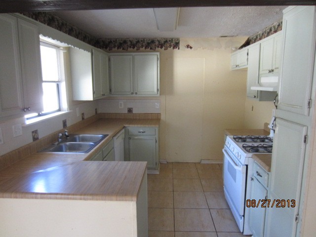4054 Sugar Mill Dr, Duluth, GA 30096 photo 6