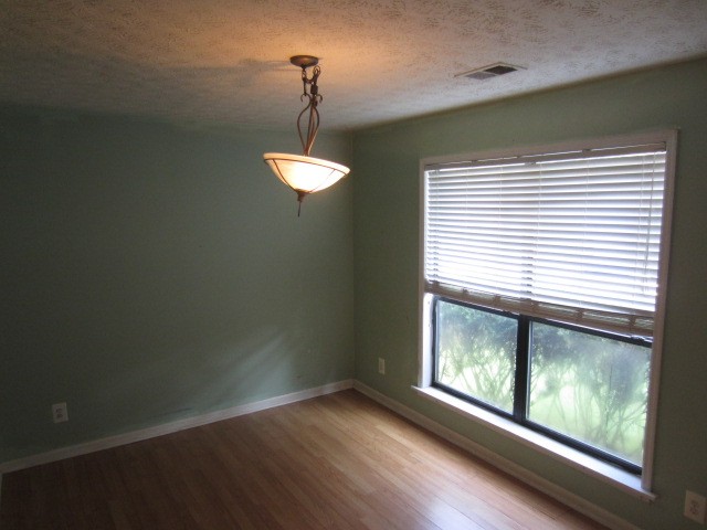 4054 Sugar Mill Dr, Duluth, GA 30096 photo 3