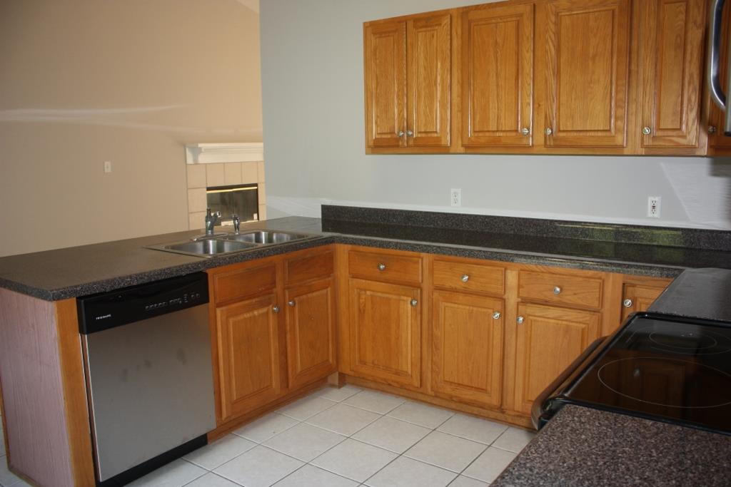 135 Montrose Way, Lagrange, GA 30240 photo 4